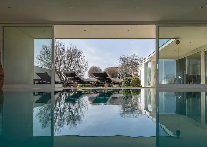 Country Lake Villa