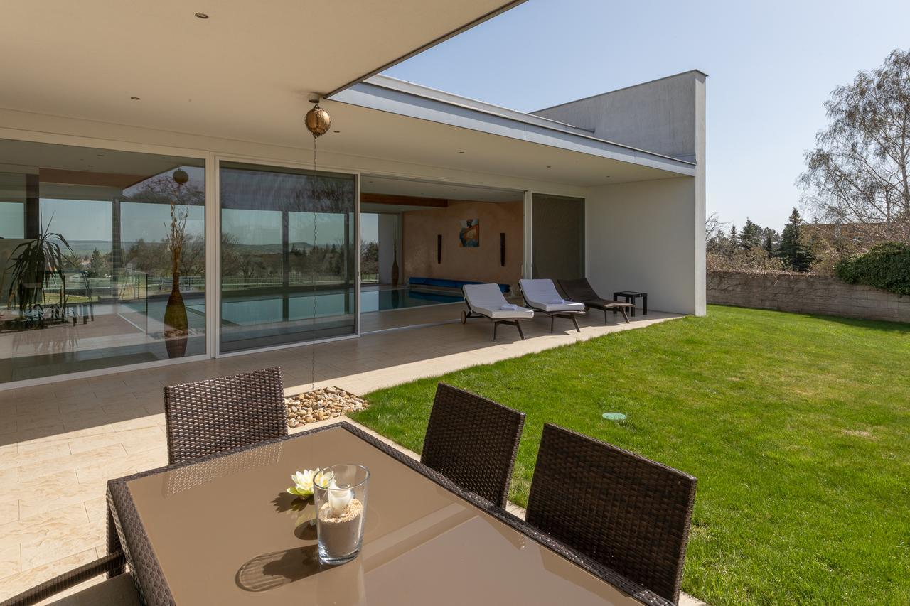 Country Villa *